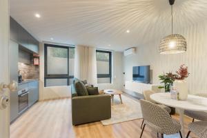 GuestReady - Khaki Roof