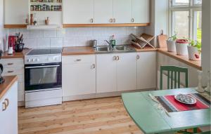 Cozy Home In Sankt Ibb With Kitchen