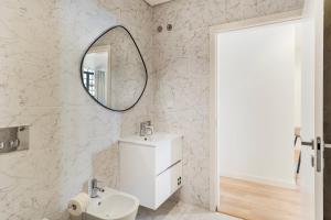 GuestReady - A secret passage in Porto