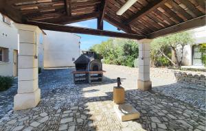 2 Bedroom Nice Home In Saint-Laurent-De-La-Ca