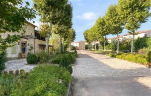 2 Bedroom Nice Home In Saint-Laurent-De-La-Ca