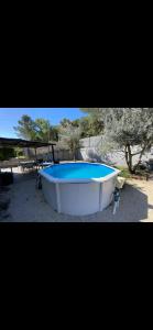 Maison individuelle avec extérieur et piscine