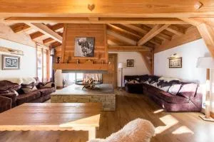 Chalet familial La Griotte avec piscine - 梅杰夫