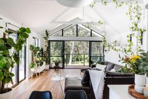 The Green Door-Karri retreat