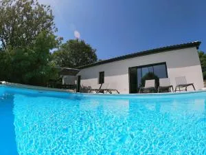 Villa camille piscine chauffée proche pont d'arc - Auriolles