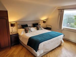 Superior King Room room in Rockcrest House