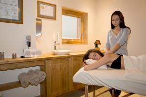 Chalets Chalet familial La Griotte avec piscine : photos des chambres