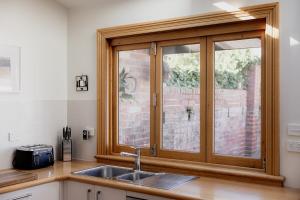 Serenity and style in Sandy Bay