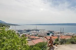 Apartment Krilo Jesenice - Krilo