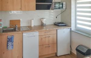 2 Bedroom Stunning Home In Lagow