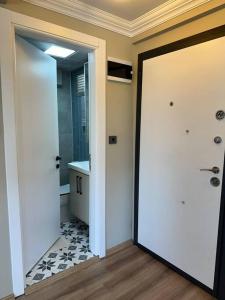 Elegant Villa in Kuşadası 5 Min Walk to Sea & Center