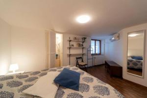 I Pini Overlooking the Portoferraios Gulf