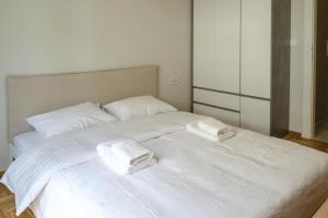 Modern Pangrati Flat!