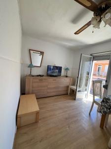 Casita-apartamento individual Calle Los Dolores , 3 habitaciones - 3hvězdičkové hotely ve městě Benicassim