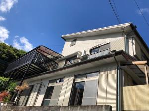 ゲストハウス なないろ