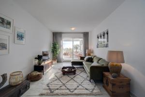 Jacaranda - big terrace & swimming pool