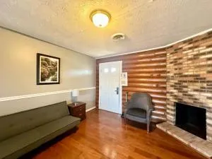 Cottage 9-Lees Ford Marina - Nancy