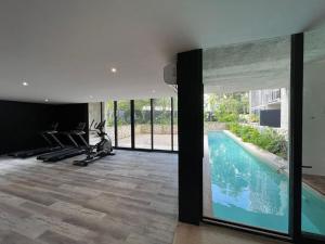 Delightful Modern Studio
