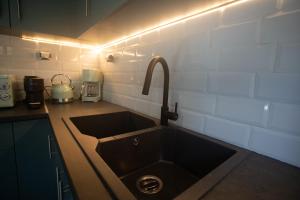 Elegant Apartment Downtown Athens II