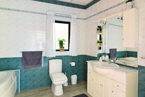 Charming Getaway with Views in Marsascala