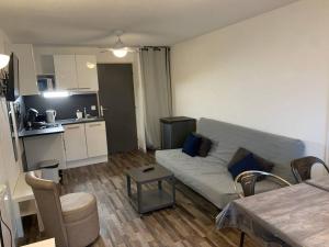 Grand studio, piscines, proche plage