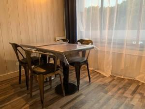 Grand studio, piscines, proche plage