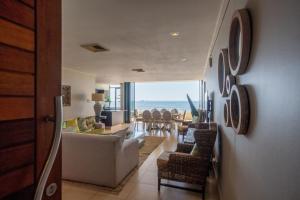 Luxury Beachfront Apartment - 30 Degrees Umdloti