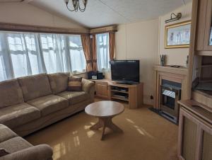 Caravan Sleeps 6 With Game Console