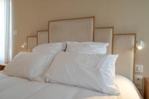 Hotels Hotel Les Pins : photos des chambres