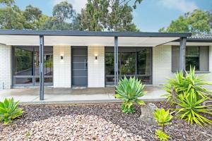 Home among the Gum Trees - free wine