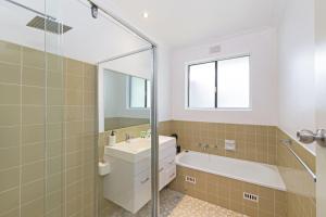 Home among the Gum Trees - free wine