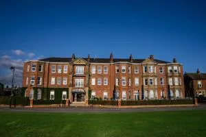 Clifton Arms Hotel