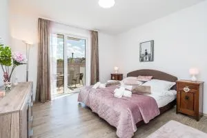 Perla Hradce 203 - Hvozdnice