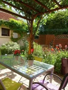 Jolie maison, 3 chambres, jardin et parking - آركويي