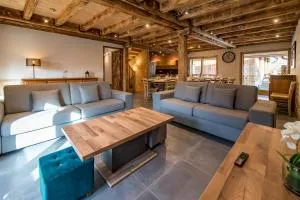 Chalet montagnard rénové avec jacuzzi 4****- 15 Personnes - 圣索林达尔沃