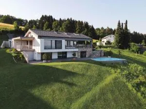 Greim15 --- ganzes Ferienhaus mit Fernsicht, Pool, Wellness - 德意志兰茨贝格