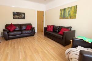 Spacious 2BR Home with Free Parking