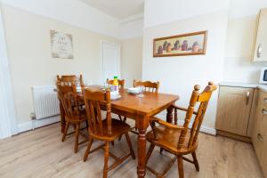 Spacious 2BR Home with Free Parking