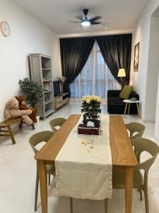 Foo homestay @setia sky88