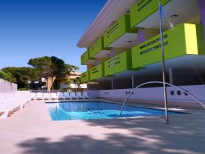 Colorful apartment with pool