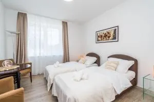 Perla Hradce - Všestary