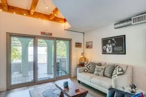 7 Mi to Winery Lakefront Rockwall Home with Deck - Rowlett