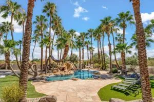 Resort Style Estate, 2 Houses, Putt-Putt Course, B-ball Court, Heated Pool - Taliesin West