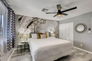 Old Town, Single story with Pool,Bunk Beds, and Games