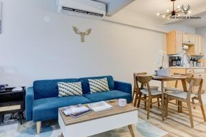 The Moose #11 - Luxe Modern loft with King Bed, Free Parking & Wi-Fi