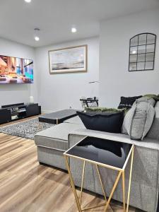 Cozy 2 bedrooms and 1 bath for 4 guests!