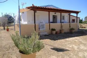 Small farmhouse by M - Skala