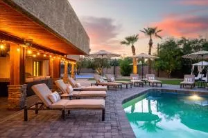 Pickleball & Putt Putt Pool Hot Tub Loungers - Buenavante