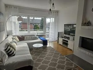 Ferienwohnung Monteurewohnung mit 2 Schlafzimmern,Parkplatz für Großes Fahrzeug vorhanden 8,5m lang - Langenberg