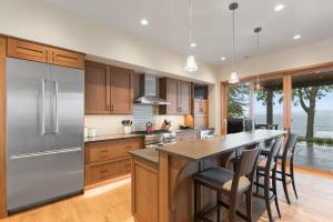 Rivers End Lake House